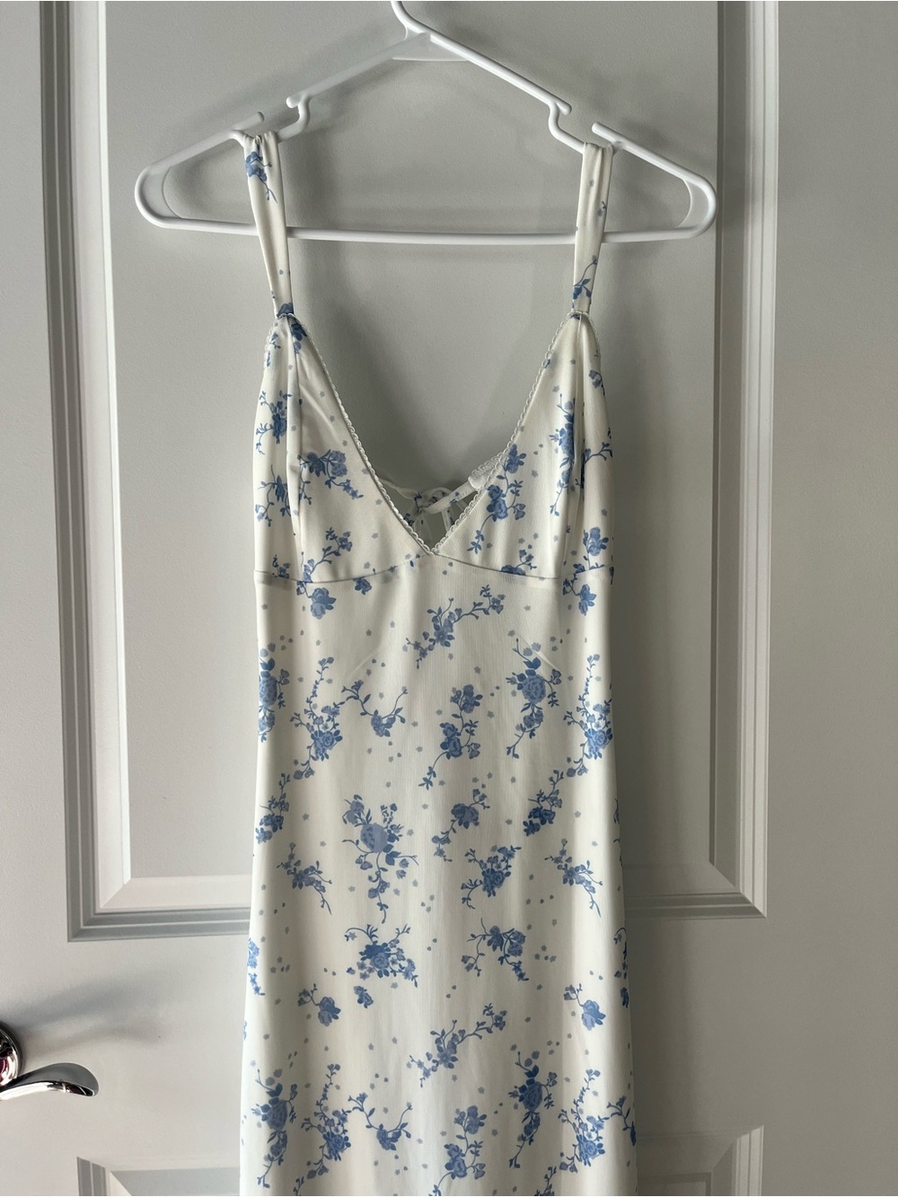 Women’s White & Blue Floral Maxi Dress
